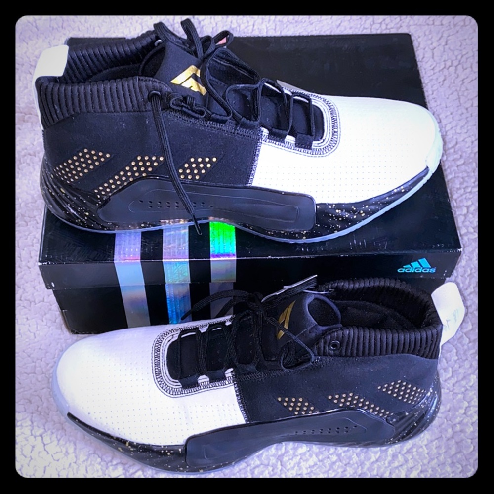 Adidas Dame 5 Basketball shoe Size 12.5